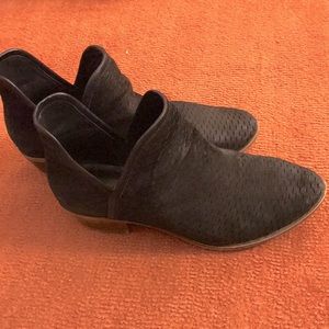 Black Lucky Brand booties size 8